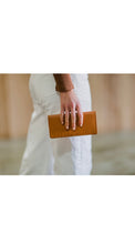 Load image into Gallery viewer, Clare- leather wallet