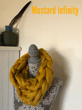 Load image into Gallery viewer, Super chunky infinity scarf