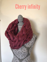 Load image into Gallery viewer, Super chunky infinity scarf