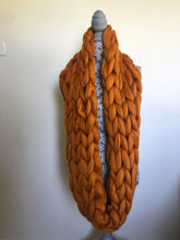 Load image into Gallery viewer, Super chunky infinity scarf